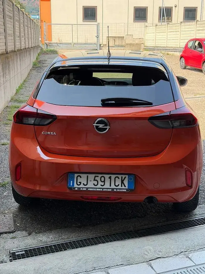 Usata Opel Blitz Edition 75 CV (55 kW) 2022 Arancione Berlina
