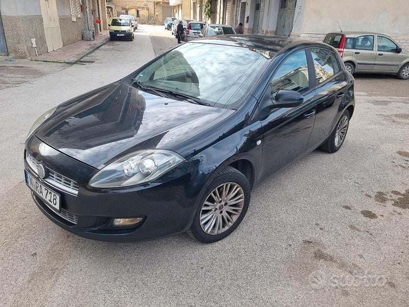 Nero Usata 2011 Fiat Bravo Due volumi | 3000 € (Buon prezzo) - Immagine 1/4