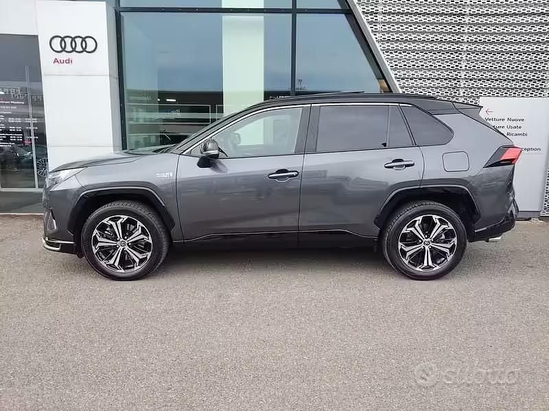 Usata Toyota RAV4 Hybrid Style 305 CV (224 kW) 2023 Grigio SUV
