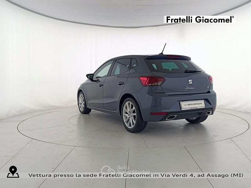 Käytetty Seat Ibiza FR 95 HP (69 kW) 2025 Harmaa Sedan