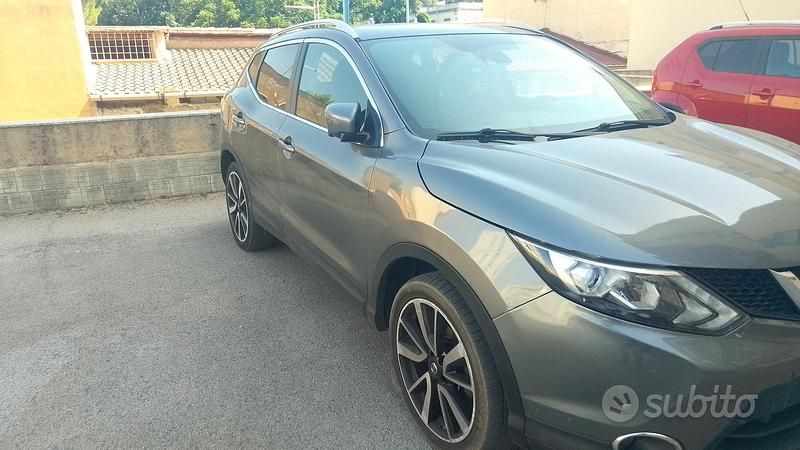 Usata Nissan Qashqai 131 CV (96 kW) 2016 Grigio SUV