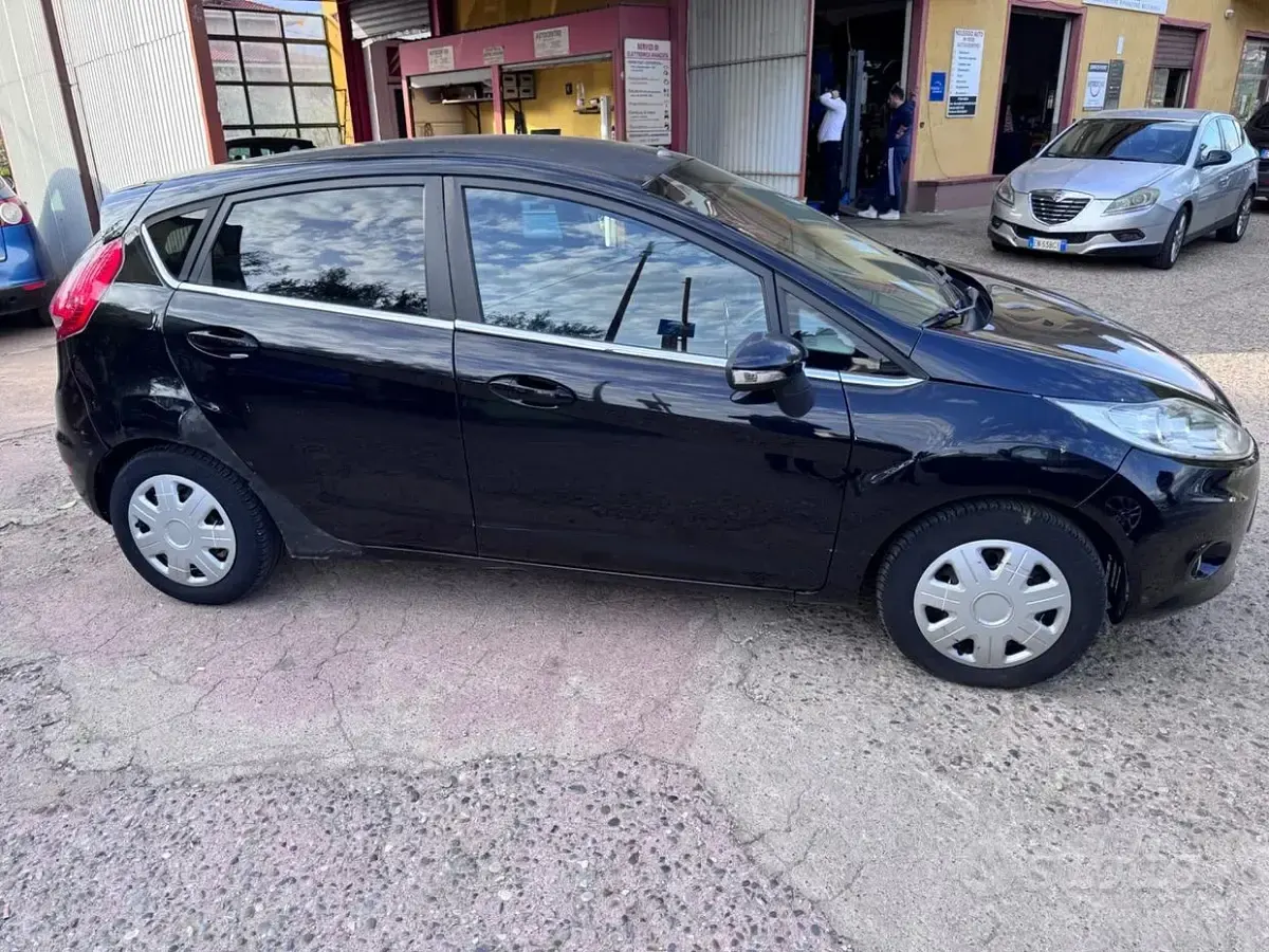 Usata Ford Fiesta 68 CV (50 kW) 2008 Nero Utilitaria