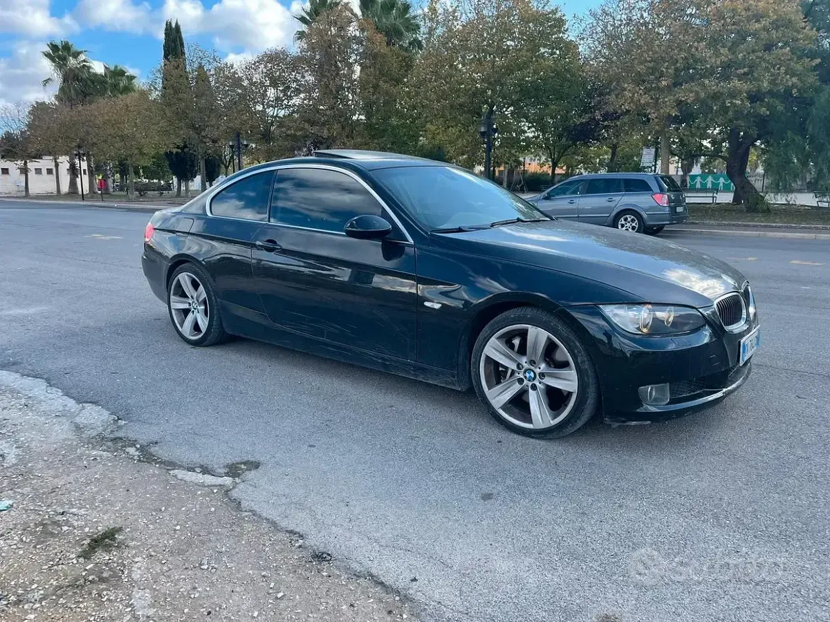 Usata BMW 330 231 CV (169 kW) 2006 Nero