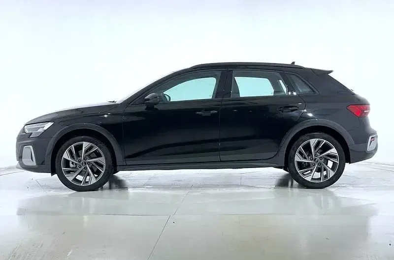 Nuova Audi A3 Ambiente 150 CV (110 kW) 2025 Nero Utilitaria
