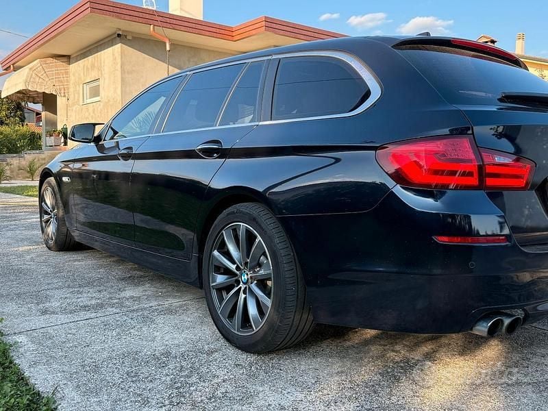 Usata BMW 520 184 CV (135 kW) 2011 Blu Berlina