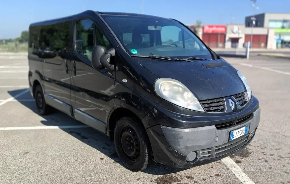 Usata Renault Trafic 115 CV (84 kW) 2011 Nero Monovolume