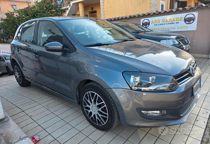Usata VW Polo Comfortline 74 CV (54 kW) 2013 Grigio Berlina