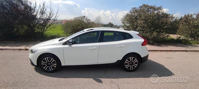 Usata Volvo V40 2017 Bianco Berlina