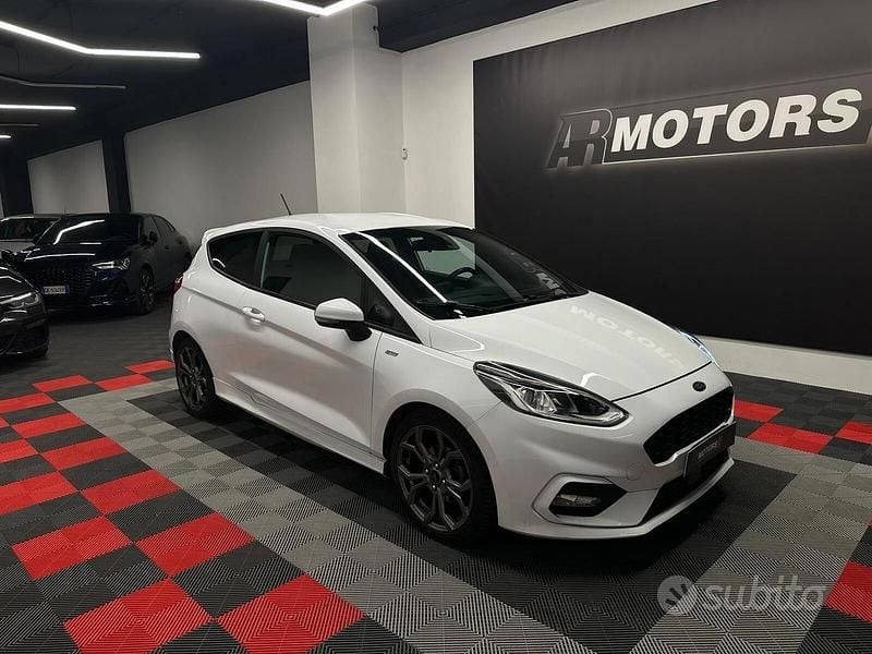 Usata Ford Fiesta ST-Line 86 CV (63 kW) 2018 Bianco Utilitaria