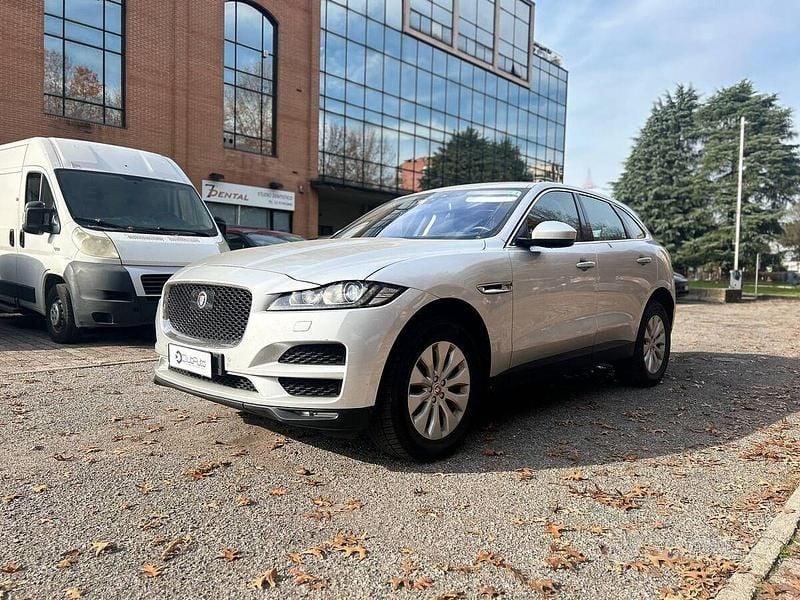 Argento Usata 2016 Jaguar F-Pace Portfolio SUV | 15.490 € (Ottimo prezzo) - Immagine 1/4
