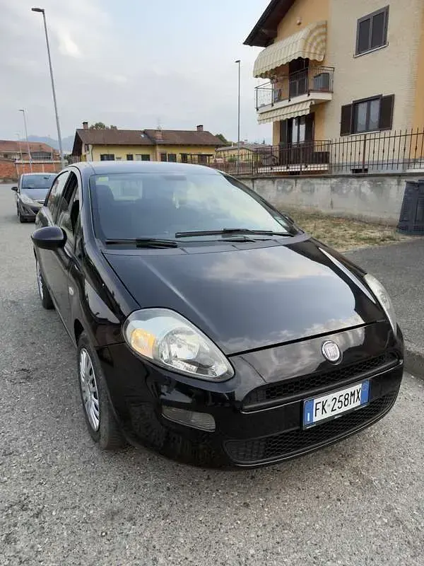 Usata Fiat Punto Lounge 95 CV (69 kW) 2017 Utilitaria