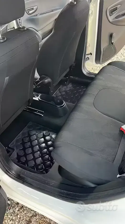 Usata Lancia Ypsilon Gold 69 CV (50 kW) 2019 Bianco Utilitaria