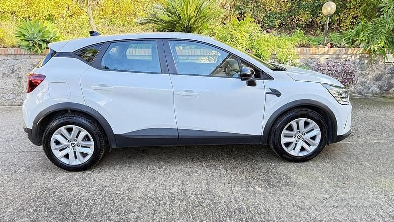 Usata Renault Captur Techno 101 CV (74 kW) 2022 Bianco SUV