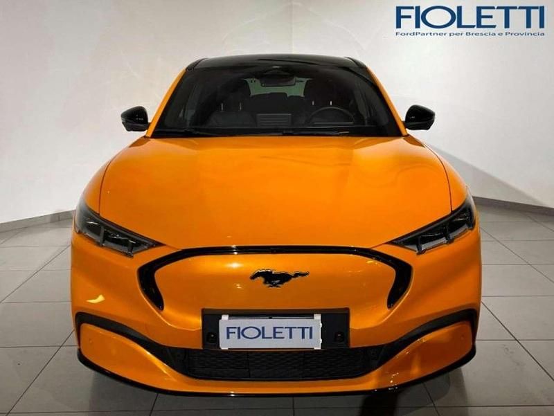 Usata Ford Mustang Mach-E Premium 124 kW (169 CV) 2023 Arancione SUV
