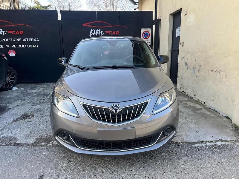 Usata Lancia Ypsilon S 69 CV (50 kW) 2022 Grigio Utilitaria