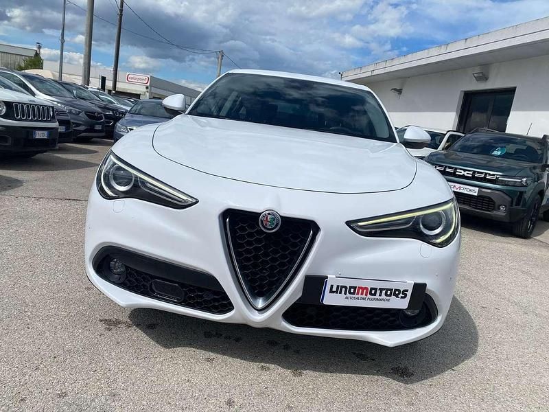 Usata Alfa Romeo Stelvio Super 180 CV (132 kW) 2018 Bianco SUV