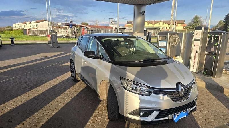 Usata Renault Scénic IV Intens 110 CV (80 kW) 2017 Monovolume
