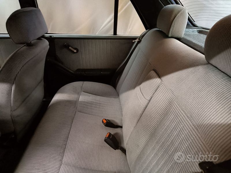 Usata Lancia Prisma 77 CV (56 kW) 1988 Grigio Berlina