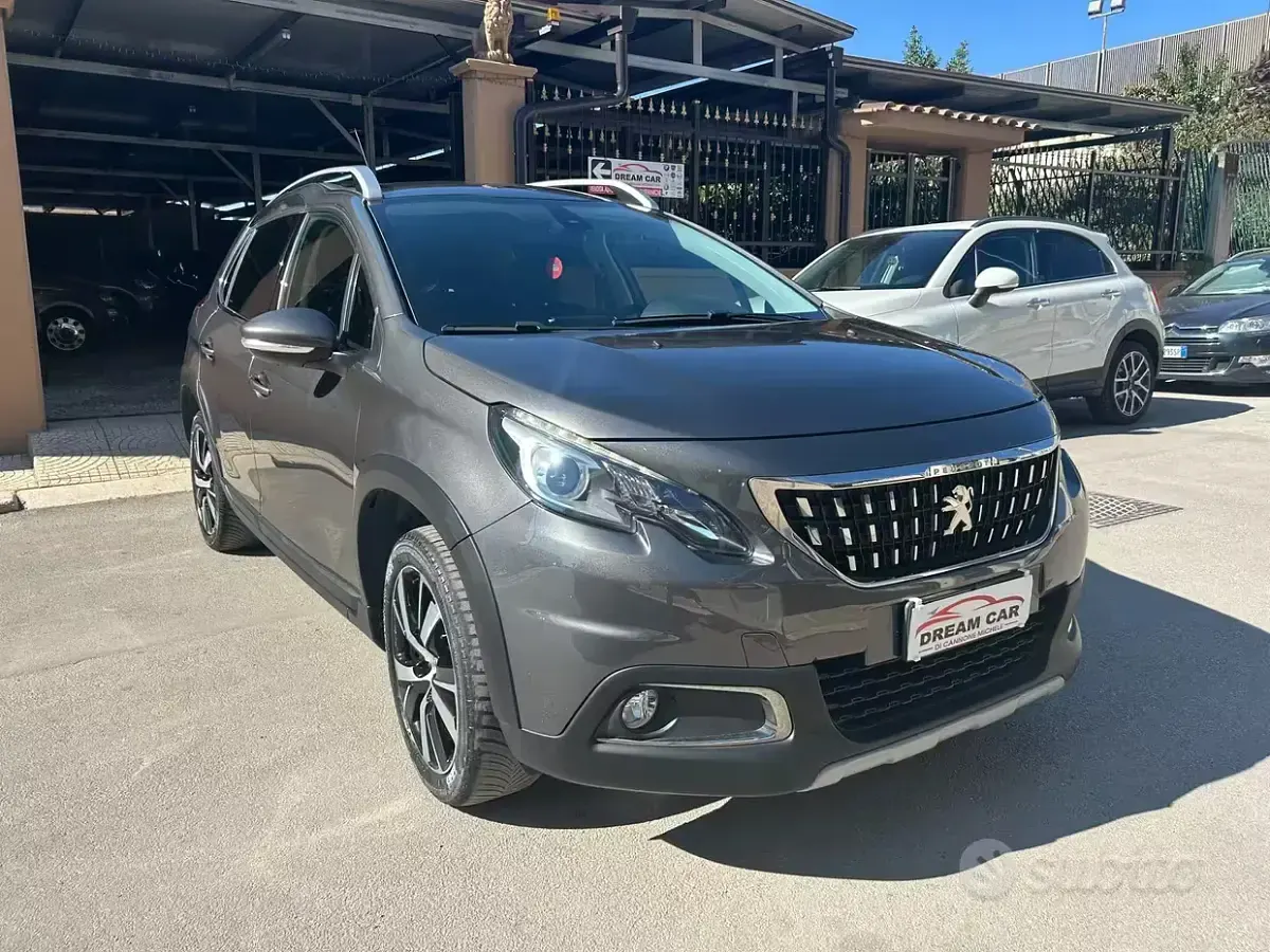 Usata Peugeot 2008 Allure 99 CV (72 kW) 2017 Grigio SUV