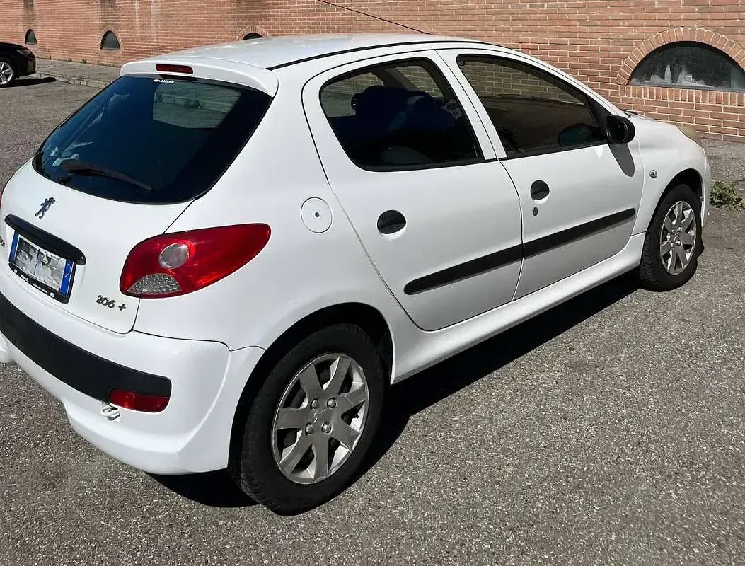 Usata Peugeot 206 60 CV (44 kW) 2011 Bianco Utilitaria