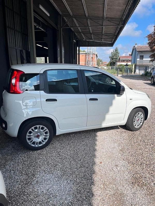Bianco Usata 2021 Fiat Panda S Due volumi | 9500 € (Ottimo prezzo) - Immagine 1/4