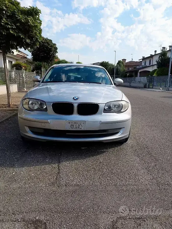 Usata BMW 118 Efficient Dynamics 143 CV (105 kW) 2009 Grigio Utilitaria
