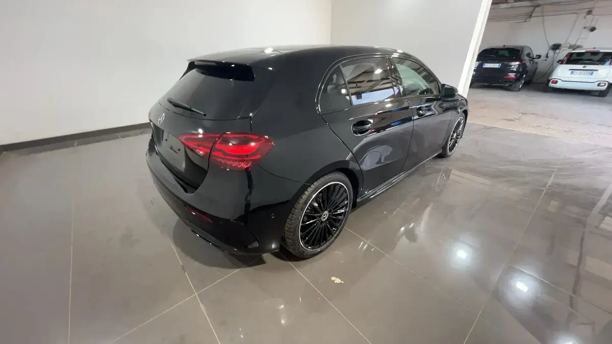 Nuova Mercedes A180 AMG line 116 CV (85 kW) 2026 Nero cosmo Berlina