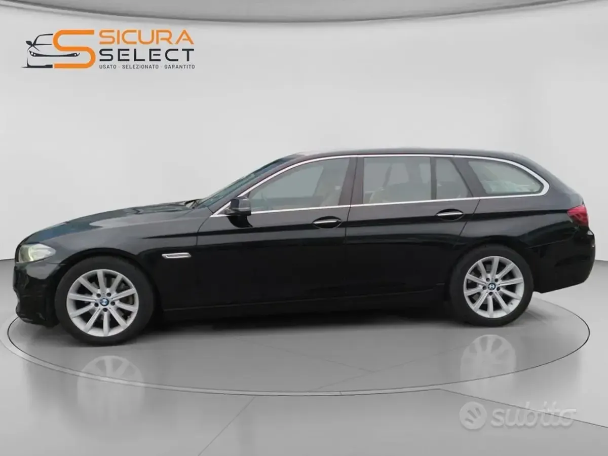 Usata BMW 520 Efficient Dynamics 190 CV (139 kW) 2015 Nero vulcano Station wagon