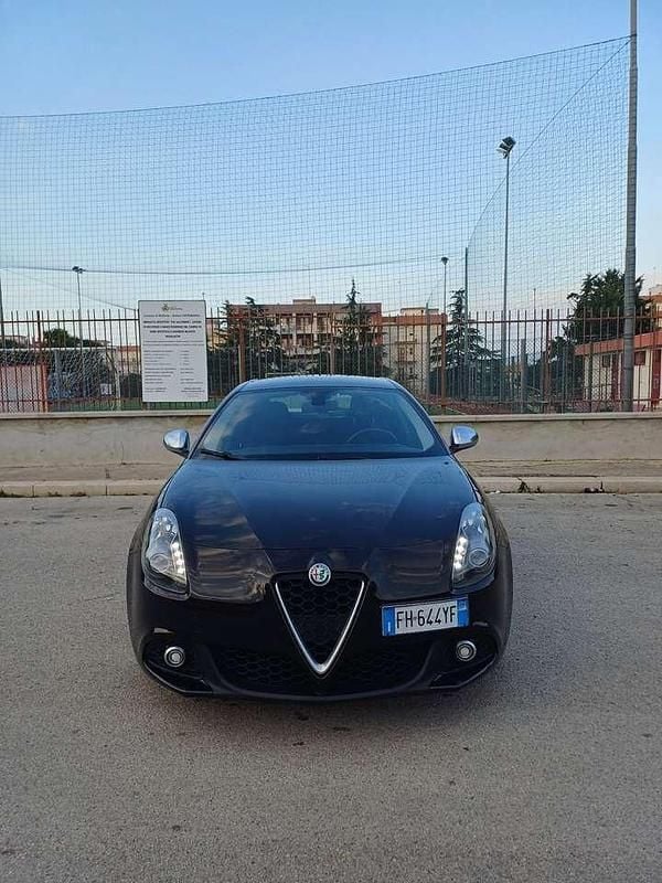 Other Usata 2017 Alfa Romeo Giulietta Super Tre volumi | 8999 € (Buon prezzo) - Immagine 1/4