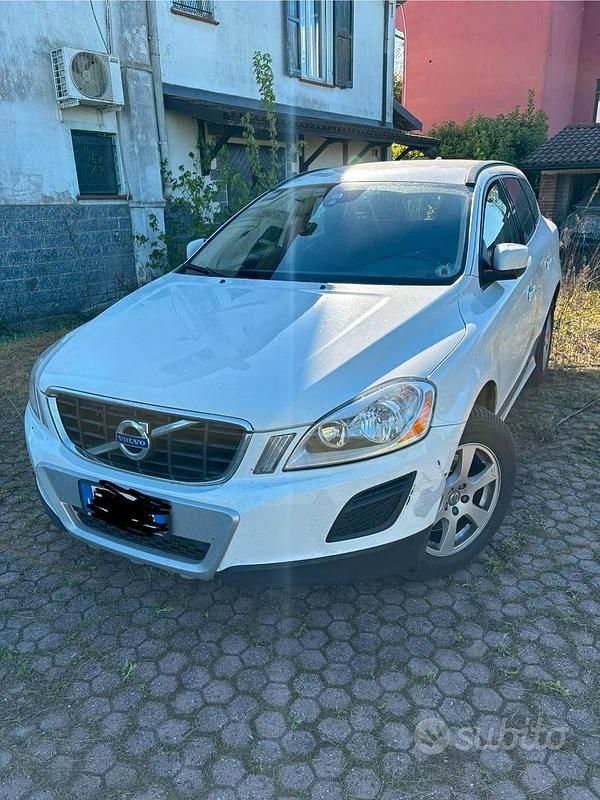 Bianco Usata 2013 Volvo XC60 Business Edition SUV | 9500 € (Super prezzo) - Immagine 1/4