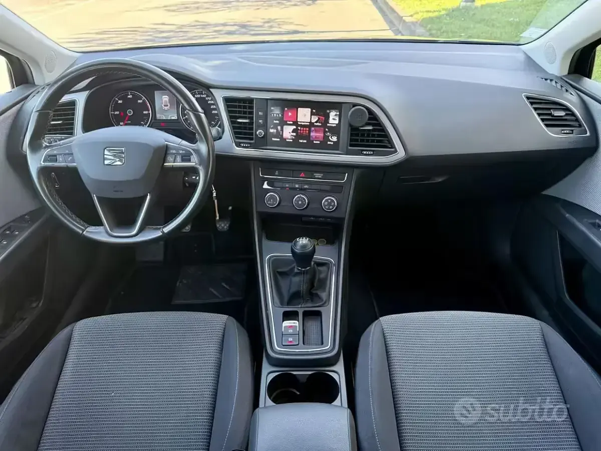 Usata Seat Leon ST Business 116 CV (85 kW) 2017 Nero Station wagon