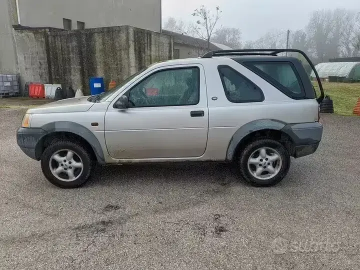 Usata Land Rover Freelander 98 CV (72 kW) 1999 Grigio SUV