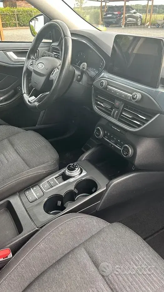 Usata Ford Focus 120 CV (88 kW) 2020 Grigio Station wagon