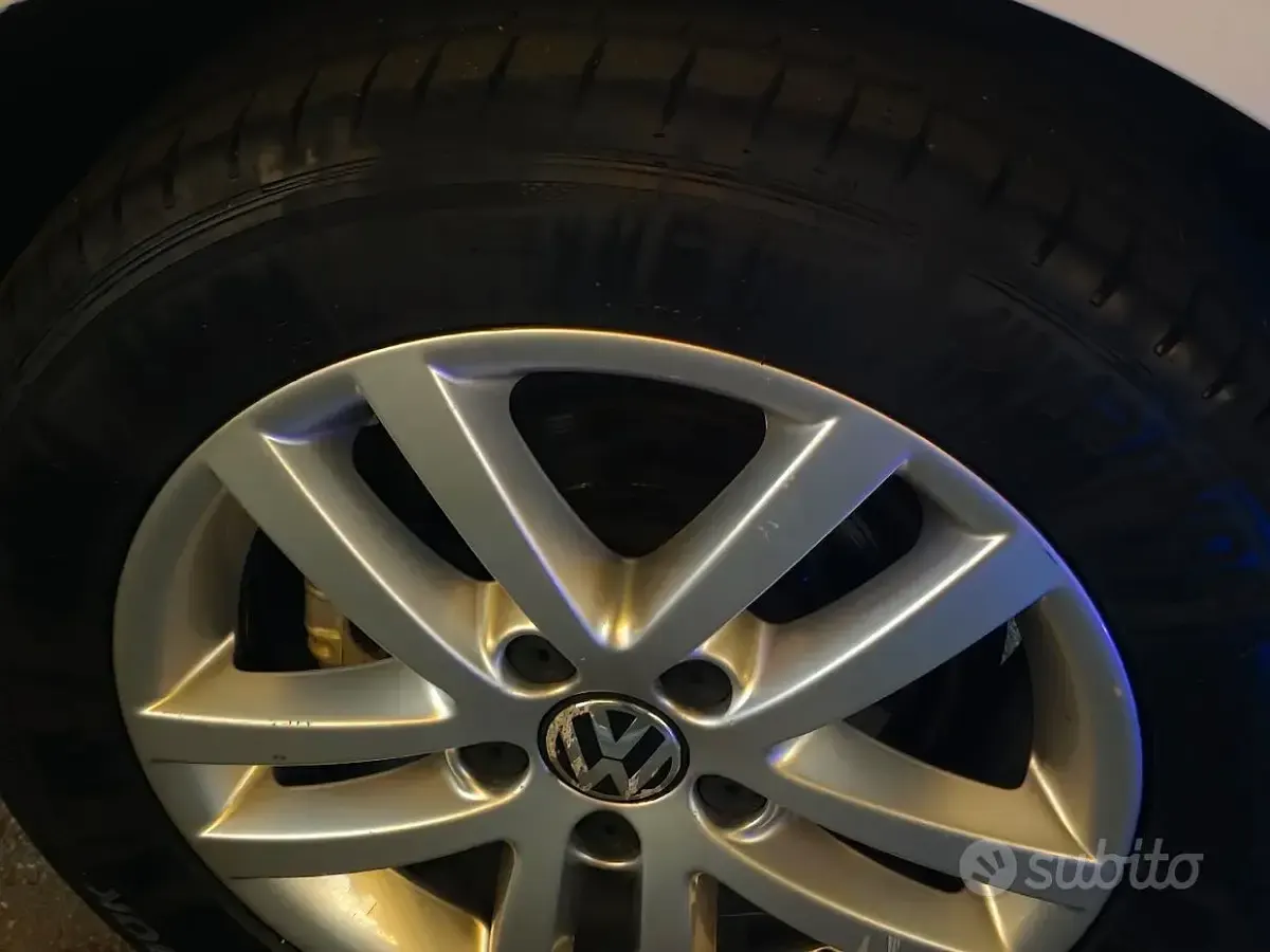 Usata VW Golf VI 105 CV (77 kW) 2010 Bianco Utilitaria