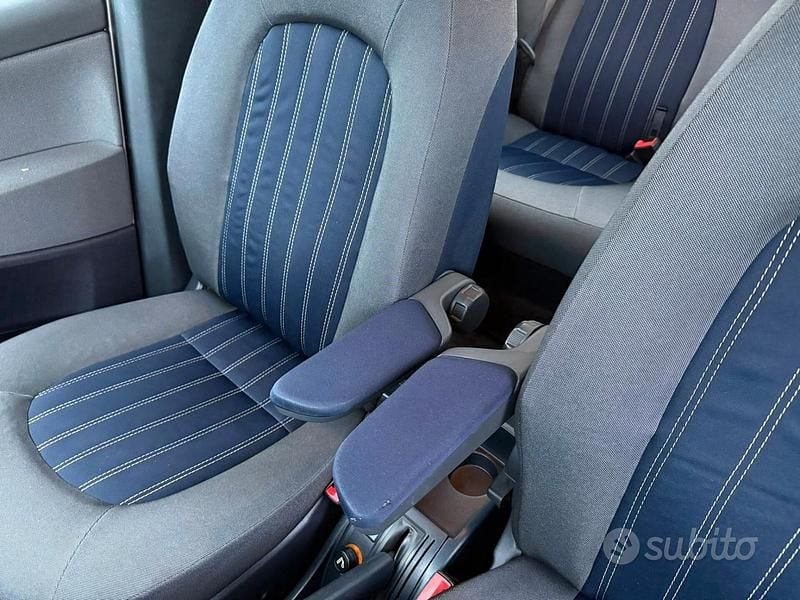 Usata Lancia Musa 95 CV (69 kW) 2011 Grigio Monovolume