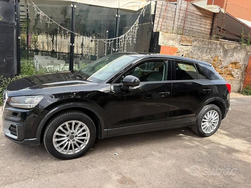 Usado Audi Q2 116 CV (85 kW) 2017 Negro SUV