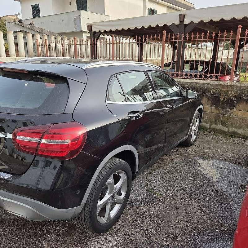 Usata Mercedes GLA200 136 CV (100 kW) 2019 SUV
