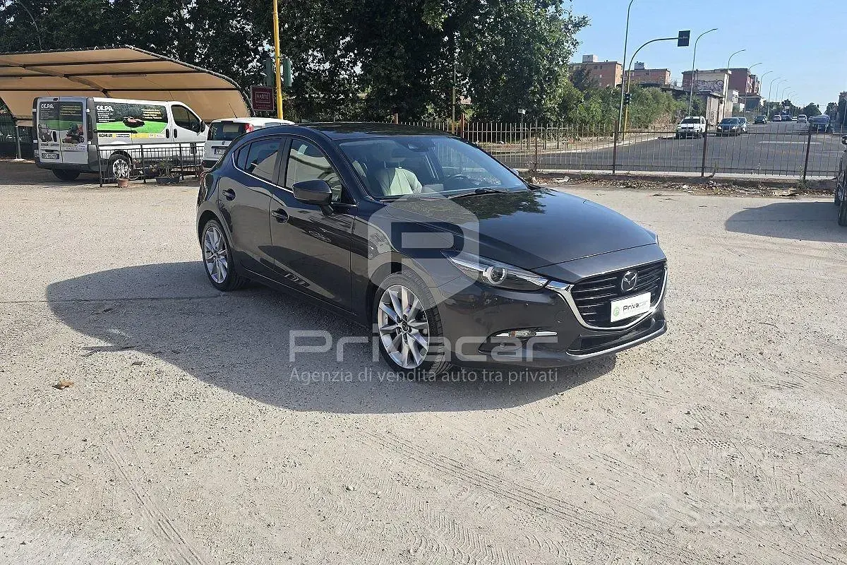Usata Mazda 3 Exceed 105 CV (77 kW) 2018 Grigio Utilitaria