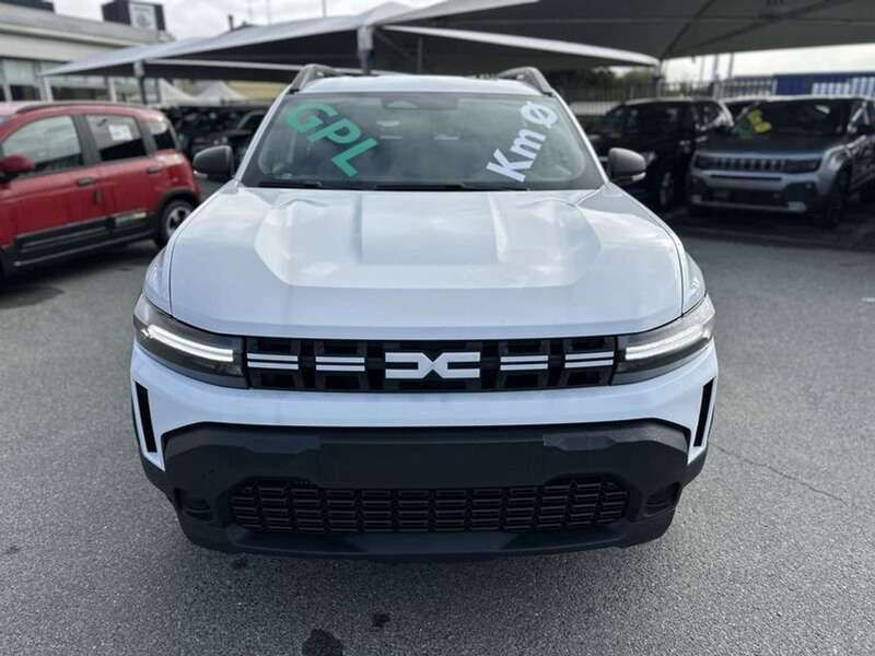 Usata Dacia Duster Essentiel 101 CV (74 kW) 2024 Bianco SUV