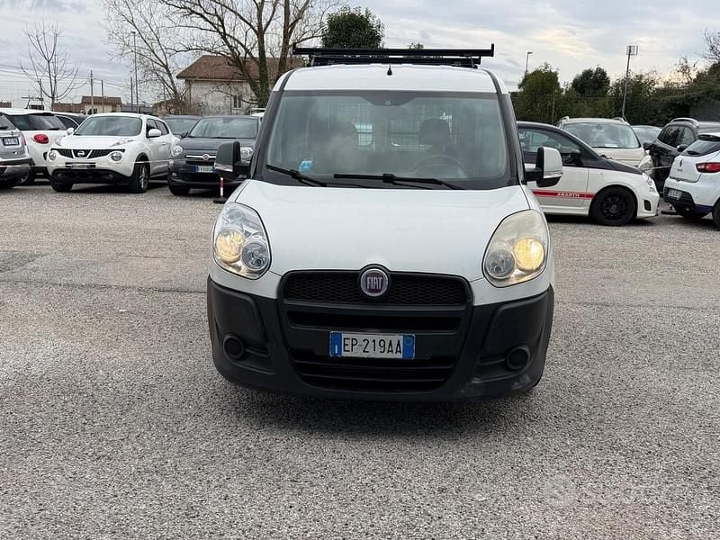 Usata Fiat Doblò Emotion 104 CV (76 kW) 2012 Bianco Monovolume