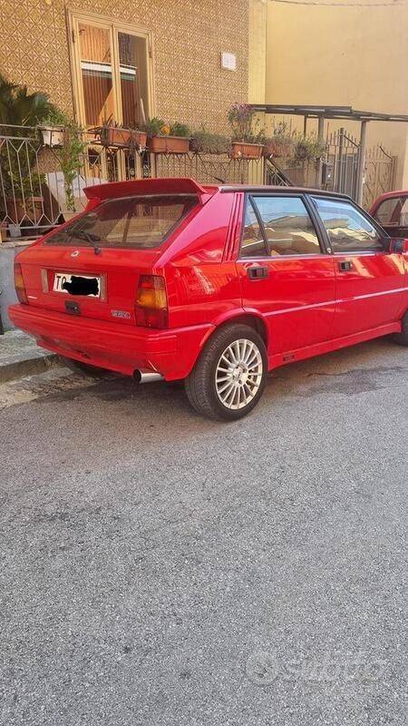 Usata Lancia Delta 140 CV (102 kW) 1989 Rosso Utilitaria