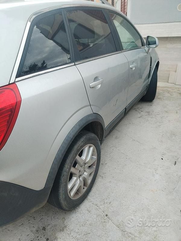 Usata Opel Antara 184 CV (135 kW) 2011 Grigio SUV