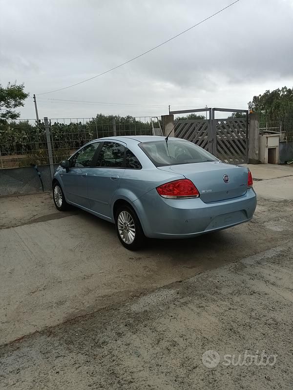 Usata Fiat Linea 90 CV (66 kW) 2008 Grigio Berlina