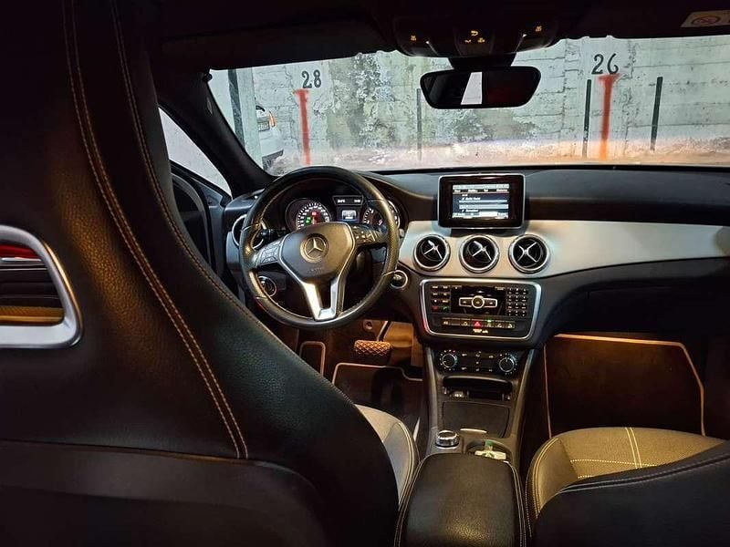 Usata Mercedes GLA200 136 CV (100 kW) 2015 Argento SUV