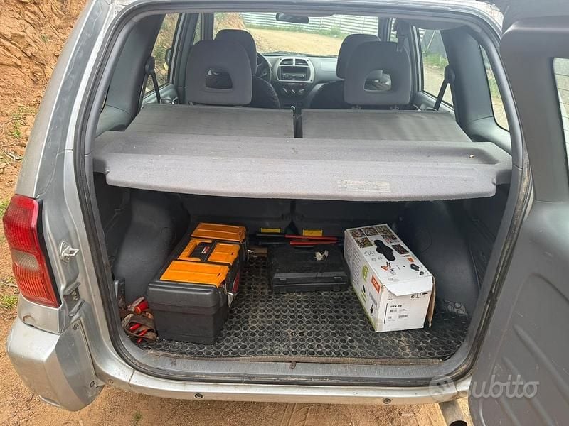 Usata Toyota RAV4 115 CV (84 kW) 2002 SUV