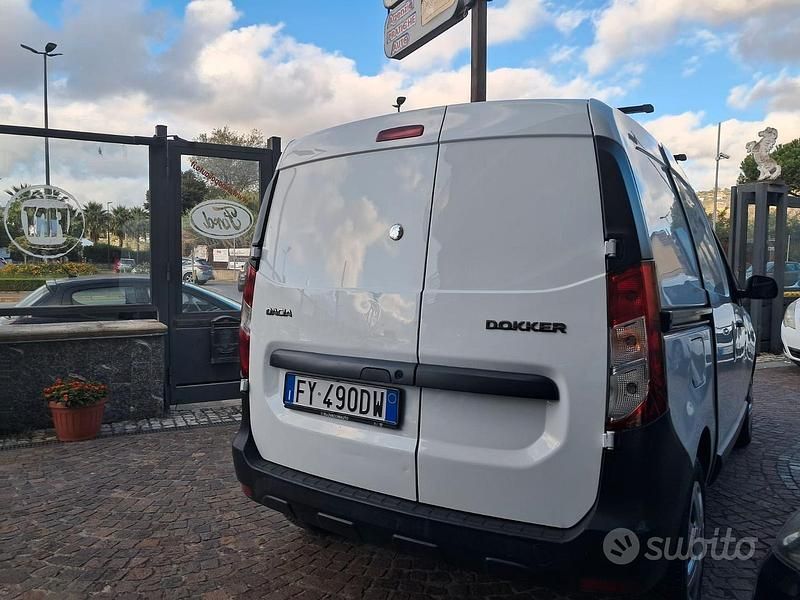 Gebraucht Dacia Dokker 95 PS (69 kW) 2019 Weiß Van / Kleinbus