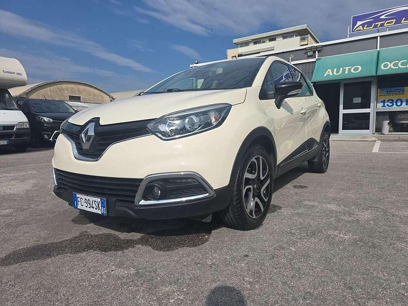 Usata Renault Captur Iconic 110 CV (80 kW) 2016 Beige SUV