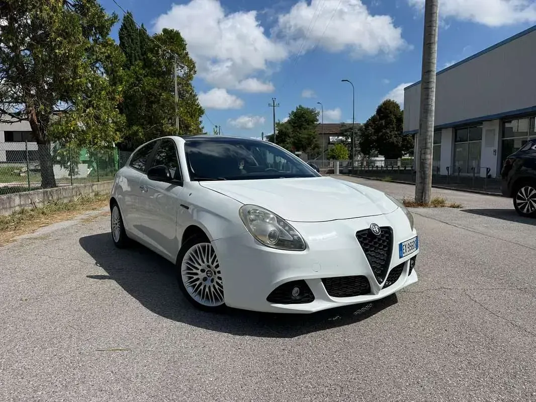 Usata Alfa Romeo Giulietta Progression 140 CV (102 kW) 2011 Utilitaria