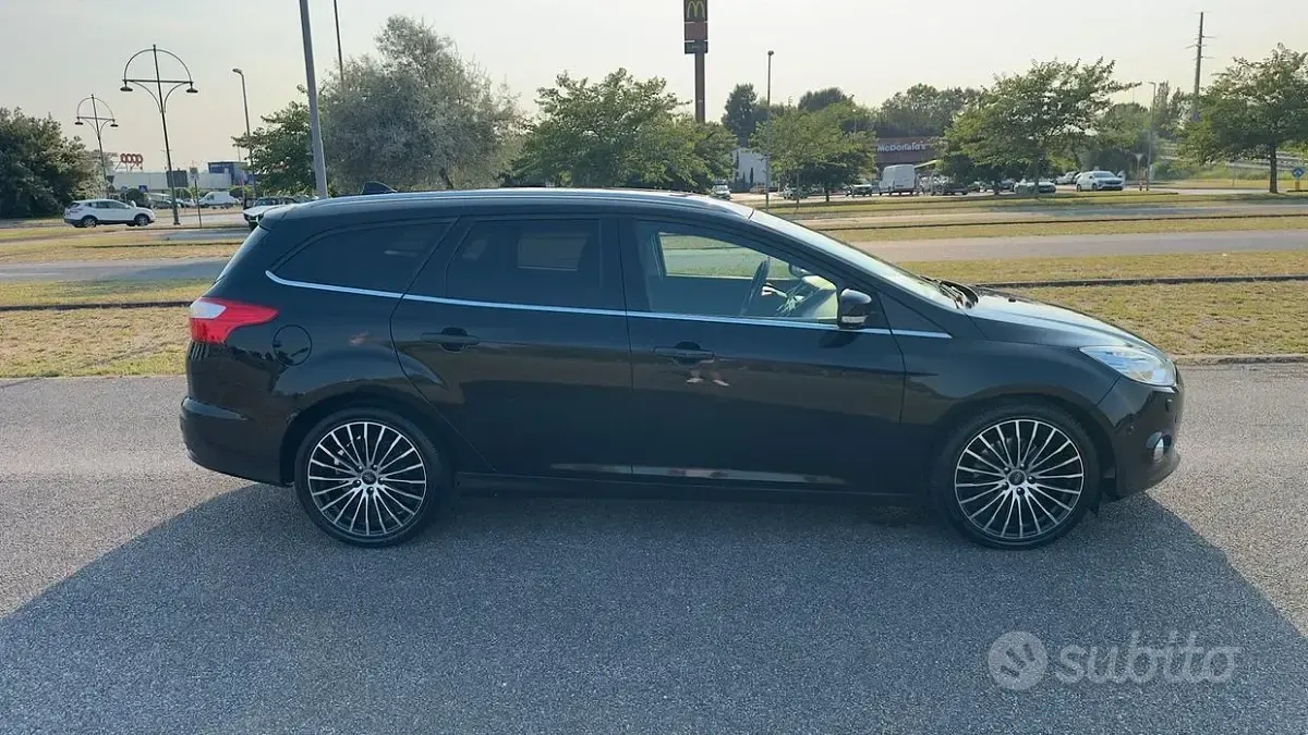 Usata Ford Focus Titanium 163 CV (119 kW) 2012 Nero Station wagon