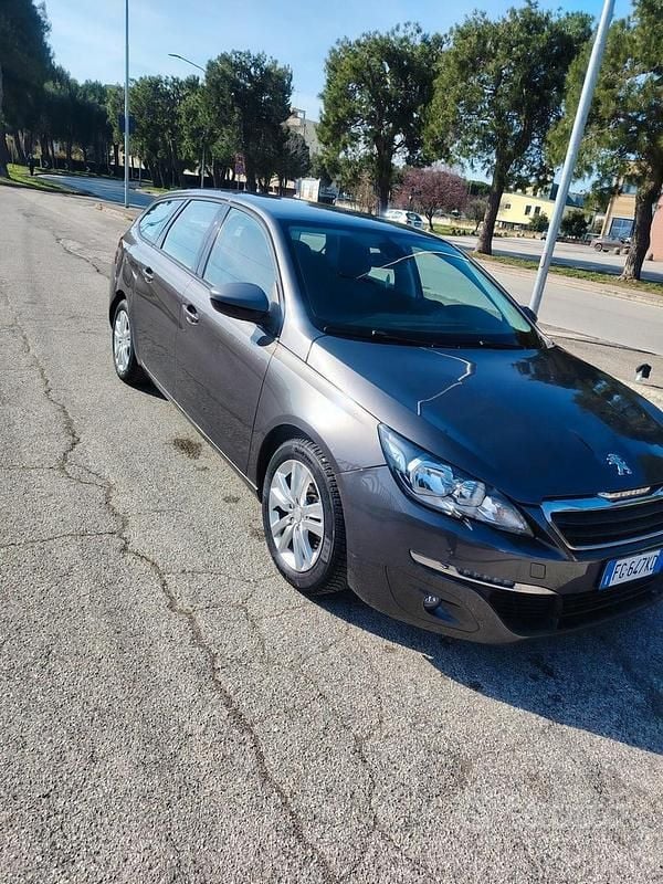 Usata Peugeot 308 Business-Line 119 CV (87 kW) 2016 Grigio Station wagon